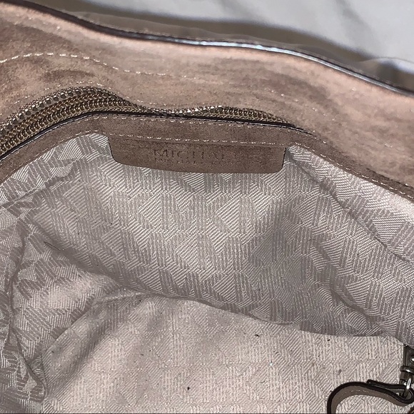 Michael Kors Medium Suede Billy Shoulder Bag - Picture 4 of 6